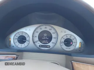 2008 Mercedes-Benz E 350 Luxury z VIN WDBUF56X18B271715, wystawiony jako IAAI lot #41180934 z przebiegiem 120 797 mil mil oraz . Historia ofert i sprzedaży dostępna na DreamBid. Obrazek 7.