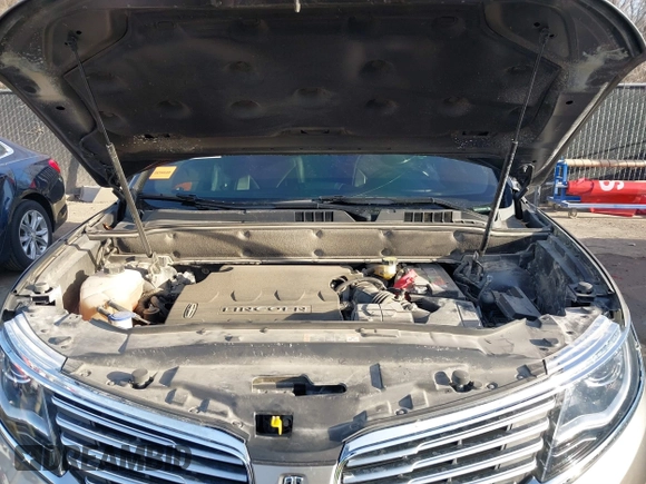 2016 Lincoln MKX Reserve with VIN 2LMPJ6LR5GBL84004, listed as a IAAI auction lot 41816670 with 55,199 mi miles. Bid and sale history available at carsss.com. Image 10.