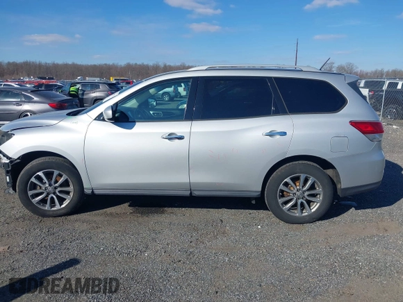 2013 Nissan Pathfinder SV with VIN 5N1AR2MM6DC635016, listed as a IAAI auction lot 41704072 with 134,675 mi miles. Bid and sale history available at carsss.com. Image 15.