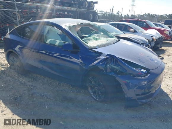 2025 Tesla Model Y Long Range with VIN 7SAYGDEEXSA346006, listed as a IAAI auction lot 41835610 with 1,896 mi miles and . Bid and sale history available at carsss.com. Image 1.