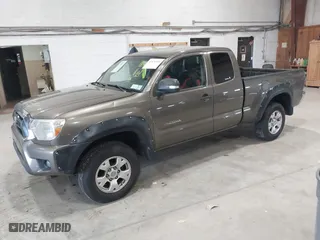 2013 Toyota Tacoma with VIN 5TFUU4EN6DX068365, listed as a IAAI auction lot 41876058 with 350,226 mi miles. Bid and sale history available at carsss.com. Image 17.