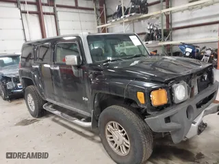2008 Hummer H3 SUV with VIN 5GTEN13E388179581, listed as a IAAI auction lot 41488740 with 240,039 mi miles. Bid and sale history available at carsss.com. Image 1.