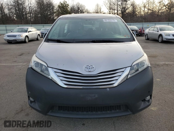 2017 Toyota Sienna XLE with VIN 5TDDZ3DC5HS181117, listed as a Copart auction lot 48122515 with 53,376 mi miles and Salvage title. Bid and sale history available at DreamBid. Image 5.