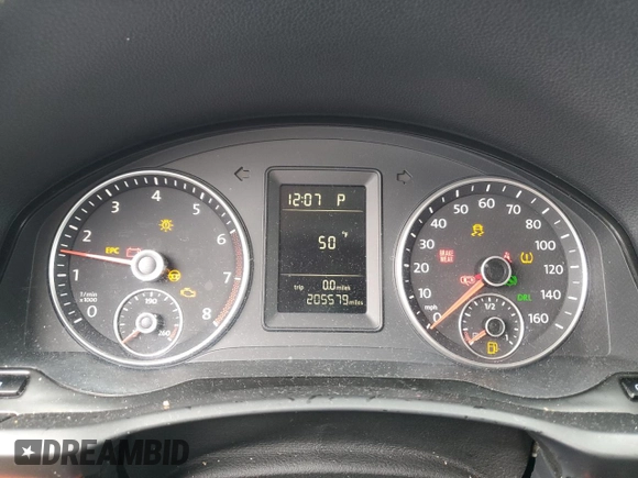 2010 Volkswagen Jetta SE with VIN 3VWRZ7AJ2AM038256, listed as a Copart auction lot 47631015 with 205,579 mi miles and Salvage title. Bid and sale history available at DreamBid. Image 9.