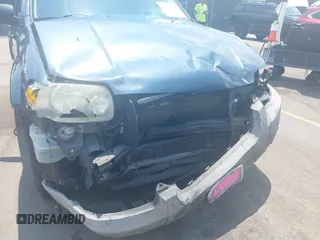 2006 Ford Escape XLT z VIN 1FMCU93156KB10612, wystawiony jako IAAI lot #42583417 z przebiegiem 133 615 mil mil oraz . Historia ofert i sprzedaży dostępna na DreamBid. Obrazek 6.