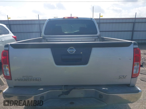 2015 Nissan Frontier S z VIN 1N6BD0CT7FN716390, wystawiony jako IAAI lot #42519222 z przebiegiem 175 588 mil mil oraz . Historia ofert i sprzedaży dostępna na DreamBid. Obrazek 16.