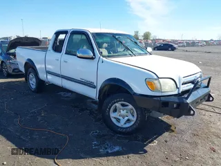 2006 Toyota Tundra SR5 with VIN 5TBRU34186S482702, listed as a IAAI auction lot 41870496 with 201,990 mi miles. Bid and sale history available at carsss.com. Image 1.