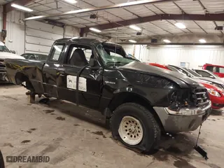 2001 Ford Ranger XL with VIN 1FTYR14U41TA01826, listed as a IAAI auction lot 41118358 with 195,467 mi miles. Bid and sale history available at carsss.com. Image 1.