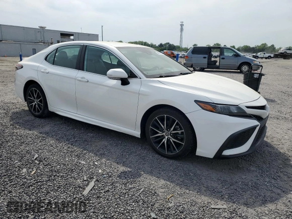 2022 Toyota Camry SE with VIN 4T1G11AK6NU073211, listed as a Copart auction lot 53897755 with 65,443 mi miles and Salvage Title. Bid and sale history available at DreamBid. Image 4.
