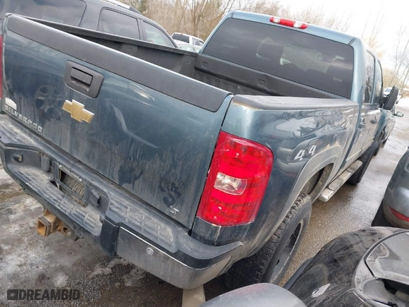 2011 Chevrolet Silverado 2500HD LT with VIN 1GC1KXC84BF248759, listed as a IAAI auction lot 41453557 with 273,874 mi miles. Bid and sale history available at carsss.com. Image 4.