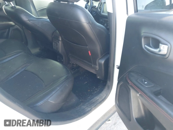 2019 Jeep Compass Trailhawk with VIN 3C4NJDDB4KT748018, listed as a IAAI auction lot 40916087 with 96,755 mi miles and . Bid and sale history available at carsss.com. Image 8.