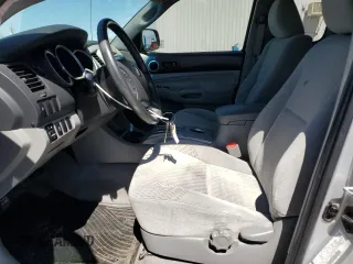 2011 Toyota Tacoma PreRunner z VIN 5TFTU4GN6BX010584, wystawiony jako Copart lot #57284685 z przebiegiem 66 256 mil mil oraz Szkoda całkowita • Salvage title. Historia ofert i sprzedaży dostępna na DreamBid. Obrazek 7.