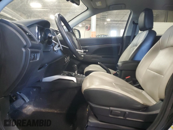 2014 Mitsubishi Outlander SE z VIN 4A4AR4AU3EE022192, wystawiony jako Copart lot #56918765 z przebiegiem 164 958 mil mil oraz Szkoda całkowita • Salvage title. Historia ofert i sprzedaży dostępna na DreamBid. Obrazek 7.