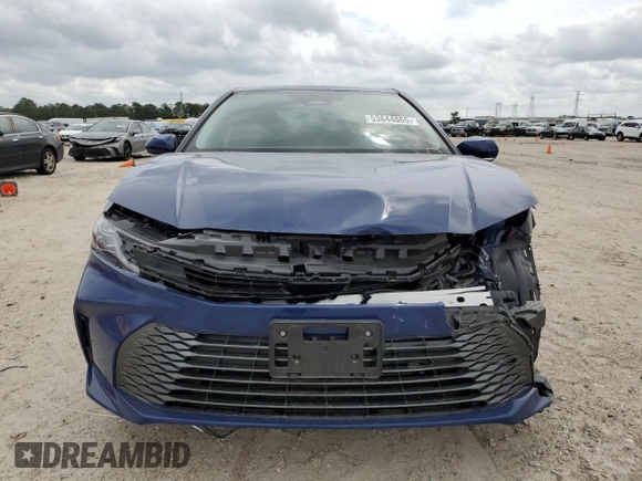 2025 Toyota Camry LE with VIN 4T1DAACK1SU056201, listed as a Copart auction lot 53644065 with 1,118 mi miles and Salvage Title. Bid and sale history available at carsss.com. Image 5.