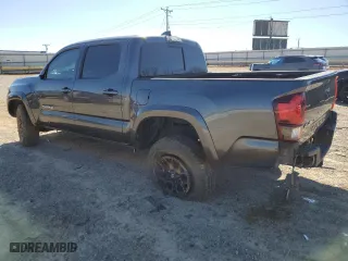 2022 Toyota Tacoma 4WD SR with VIN 3TMCZ5AN1NM495405, listed as a Copart auction lot 49080125 with 32,192 mi miles and Salvage Title. Bid and sale history available at carsss.com. Image 2.