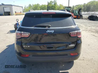 2018 Jeep Compass Latitude with VIN 3C4NJDBB8JT417492, listed as a Copart auction lot 50998975 with 141,975 mi miles and Salvage title. Bid and sale history available at DreamBid. Image 6.