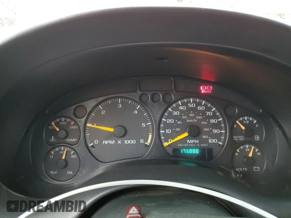 1998 GMC Jimmy SLE with VIN 1GKDT13W1W2508350, listed as a Copart auction lot 77904394 with 175,000 mi miles and Salvage Title. Bid and sale history available at carsss.com. Image 9.