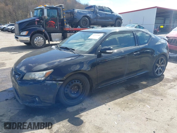 2013 Scion tC z VIN JTKJF5C76D3048463, wystawiony jako IAAI lot #41972560 z przebiegiem 204 863 mil mil oraz . Historia ofert i sprzedaży dostępna na DreamBid. Obrazek 2.
