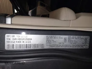 2024 Jeep Grand Cherokee Limited with VIN 1C4RJHBG5RC258264, listed as a IAAI auction lot 42053109 with Not provided miles and . Bid and sale history available at DreamBid. Image 9.