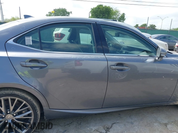 2017 Lexus IS 200t z VIN JTHBA1D24H5051294, wystawiony jako IAAI lot #42497097 z przebiegiem 79 017 mil mil oraz . Historia ofert i sprzedaży dostępna na DreamBid. Obrazek 13.