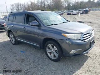 2013 Toyota Highlander Limited with VIN 5TDYK3EH3DS134775, listed as a IAAI auction lot 41785006 with 91,891 mi miles. Bid and sale history available at carsss.com. Image 1.