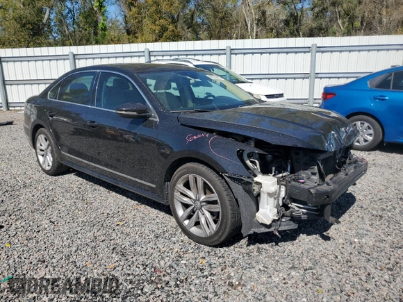 2017 Volkswagen Passat SEL Premium z VIN 1VWCT7A32HC077806, wystawiony jako Copart lot #47272815 z przebiegiem 127 040 mil mil oraz Szkoda całkowita • Salvage title. Historia ofert i sprzedaży dostępna na DreamBid. Obrazek 4.