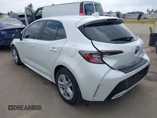 2020 Toyota Corolla Hatchback SE with VIN JTND4RBE3L3077866, listed as a IAAI auction lot 42078596 with 60,153 mi miles. Bid and sale history available at carsss.com. Image 3.