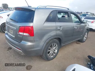 2012 Kia Sorento SX with VIN 5XYKWDA24CG195291, listed as a IAAI auction lot 41912320 with 245,650 mi miles. Bid and sale history available at carsss.com. Image 4.