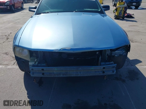 2005 Ford Mustang Deluxe with VIN 1ZVFT84N655232308, listed as a IAAI auction lot 42139250 with 200,850 mi miles. Bid and sale history available at carsss.com. Image 6.