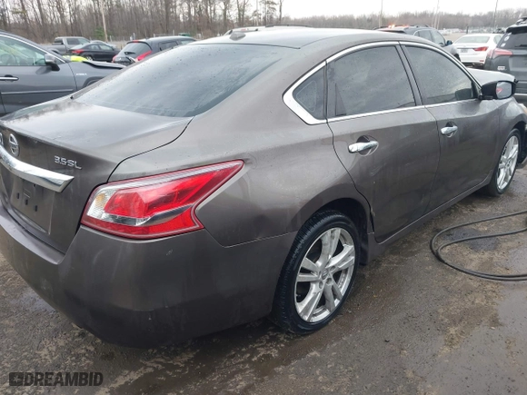 2013 Nissan Altima 3.5 SL with VIN 1N4BL3AP6DC115239, listed as a IAAI auction lot 41638014 with 289,169 mi miles. Bid and sale history available at carsss.com. Image 4.