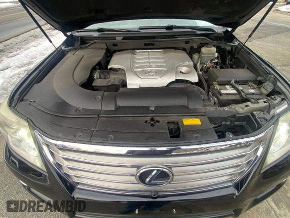 2009 Lexus LX 570 z VIN JTJHY00W394025574, wystawiony jako Copart lot #47316365 z przebiegiem 182 586 mil mil oraz Czysty tytuł • Clean title. Historia ofert i sprzedaży dostępna na DreamBid. Obrazek 7.