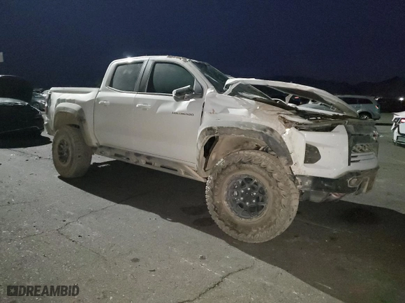 2024 Chevrolet Colorado 4WD ZR2 with VIN 1GCPTFEK2R1271667, listed as a Copart auction lot 84631864 with 886 mi miles and Salvage Title. Bid and sale history available at carsss.com. Image 4.