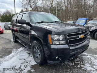 2013 Chevrolet Suburban LT with VIN 1GNSKJE78DR138778, listed as a Copart auction lot 50960875 with 100,121 mi miles and Clean Title. Bid and sale history available at carsss.com. Image 1.