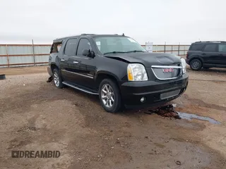 2014 GMC Yukon XL Denali with VIN 1GKS2MEF8ER239777, listed as a IAAI auction lot 41192009 with 142,656 mi miles. Bid and sale history available at carsss.com. Image 1.