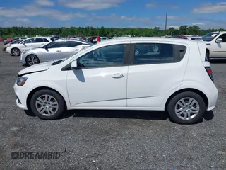 2020 Chevrolet Sonic LT z VIN 1G1JG6SBXL4112344, wystawiony jako IAAI lot #42197358 z przebiegiem 89 720 mil mil oraz . Historia ofert i sprzedaży dostępna na DreamBid. Obrazek 14.