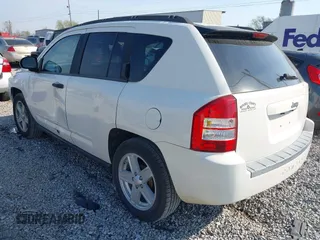 2008 Jeep Compass Sport with VIN 1J8FT47W88D642742, listed as a IAAI auction lot 41904499 with 130,179 mi miles. Bid and sale history available at carsss.com. Image 3.