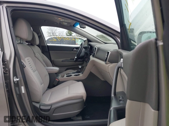 2017 Kia Sportage LX with VIN KNDPM3AC4H7231189, listed as a IAAI auction lot 42001412 with 83,550 mi miles. Bid and sale history available at carsss.com. Image 5.