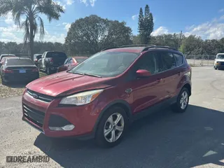 2013 Ford Escape SE with VIN 1FMCU9G95DUD25554, listed as a Copart auction lot 45386085 with 999,999 mi miles and Clean Title. Bid and sale history available at carsss.com. Image 2.