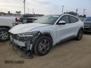 2022 Ford Mustang Mach-E Select z VIN 3FMTK1SS2NMA18639, wystawiony jako Copart lot #83831634 z przebiegiem 8 454 mil mil oraz Szkoda całkowita • Salvage title. Historia ofert i sprzedaży dostępna na DreamBid. Obrazek 1.