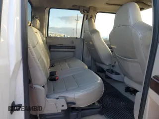 2008 Ford F-250 XL z VIN 1FTSW21Y38EA68492, wystawiony jako Copart lot #49216215 z przebiegiem 131 231 mil mil oraz Szkoda całkowita • Salvage title. Historia ofert i sprzedaży dostępna na DreamBid. Obrazek 10.