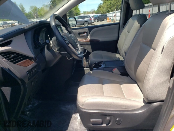 2018 Toyota Sienna XLE z VIN 5TDDZ3DC2JS200440, wystawiony jako Copart lot #54731805 z przebiegiem 80 636 mil mil oraz Szkoda całkowita • Salvage title. Historia ofert i sprzedaży dostępna na DreamBid. Obrazek 7.
