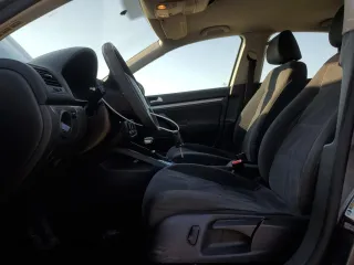 2007 Volkswagen Jetta с VIN 3VWRF31K27M201393, выставлен на аукционе Copart как лот 54317795 с пробегом 235 343 миль миль и Списание • Salvage title. История ставок и продаж доступна на DreamBid. Изображение 7.