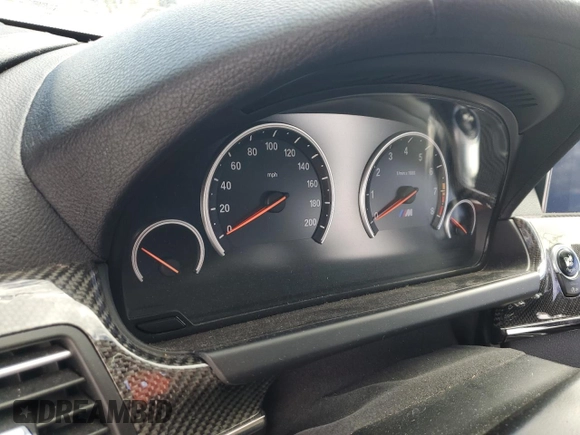 2016 BMW M6 z VIN WBS6E9C51GG437085, wystawiony jako Copart lot #78982124 z przebiegiem Nie podano mil oraz Szkody całkowita. Historia ofert i sprzedaży dostępna na DreamBid. Obrazek 9.