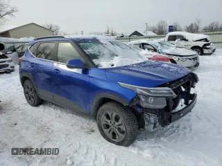 2024 Kia Seltos S z VIN KNDEUCAA2R7476435, wystawiony jako Copart lot #44722865 z przebiegiem 12 012 mil mil oraz Nie do naprawy • Non repairable. Historia ofert i sprzedaży dostępna na DreamBid. Obrazek 4.