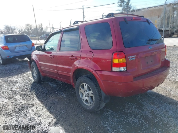 2005 Ford Escape Limited with VIN 1FMYU04185KA45589, listed as a IAAI auction lot 41575051 with 103,284 mi miles. Bid and sale history available at carsss.com. Image 3.