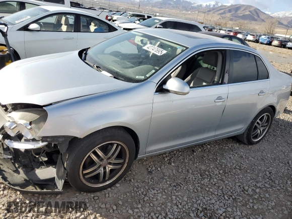 2009 Volkswagen Jetta SE с VIN 3VWRM71K99M061312, выставлен на аукционе Copart как лот 42747695 с пробегом 189 183 миль миль и Списание • Salvage title. История ставок и продаж доступна на DreamBid. Изображение 1.