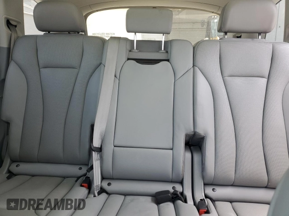 2017 Audi Q7 Premium Plus with VIN WA1LAAF7XHD033350, listed as a Copart auction lot 54946615 with 136,934 mi miles and Salvage Title. Bid and sale history available at DreamBid. Image 10.