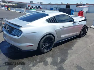 2015 Ford Mustang GT z VIN 1FA6P8CFXF5355764, wystawiony jako IAAI lot #42510334 z przebiegiem 79 374 mil mil oraz . Historia ofert i sprzedaży dostępna na DreamBid. Obrazek 4.