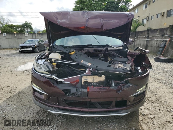 2017 Lincoln MKC Select with VIN 5LMCJ2C98HUL32796, listed as a Copart auction lot 54217355 with 99,321 mi miles and Salvage Title. Bid and sale history available at DreamBid. Image 5.