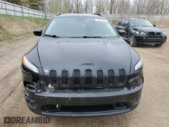 2015 Jeep Cherokee Latitude z VIN 1C4PJMCS7FW788636, wystawiony jako Copart lot #54398335 z przebiegiem 70 304 mil mil oraz Czysty tytuł • Clean title. Historia ofert i sprzedaży dostępna na DreamBid. Obrazek 5.